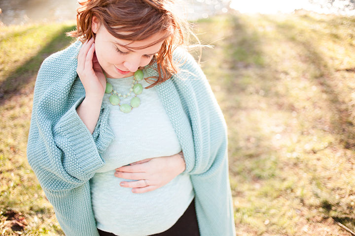 Columbia County Maternity Session at McCormick Park in St. Helens, Oregon | Hillsboro Family Photographer