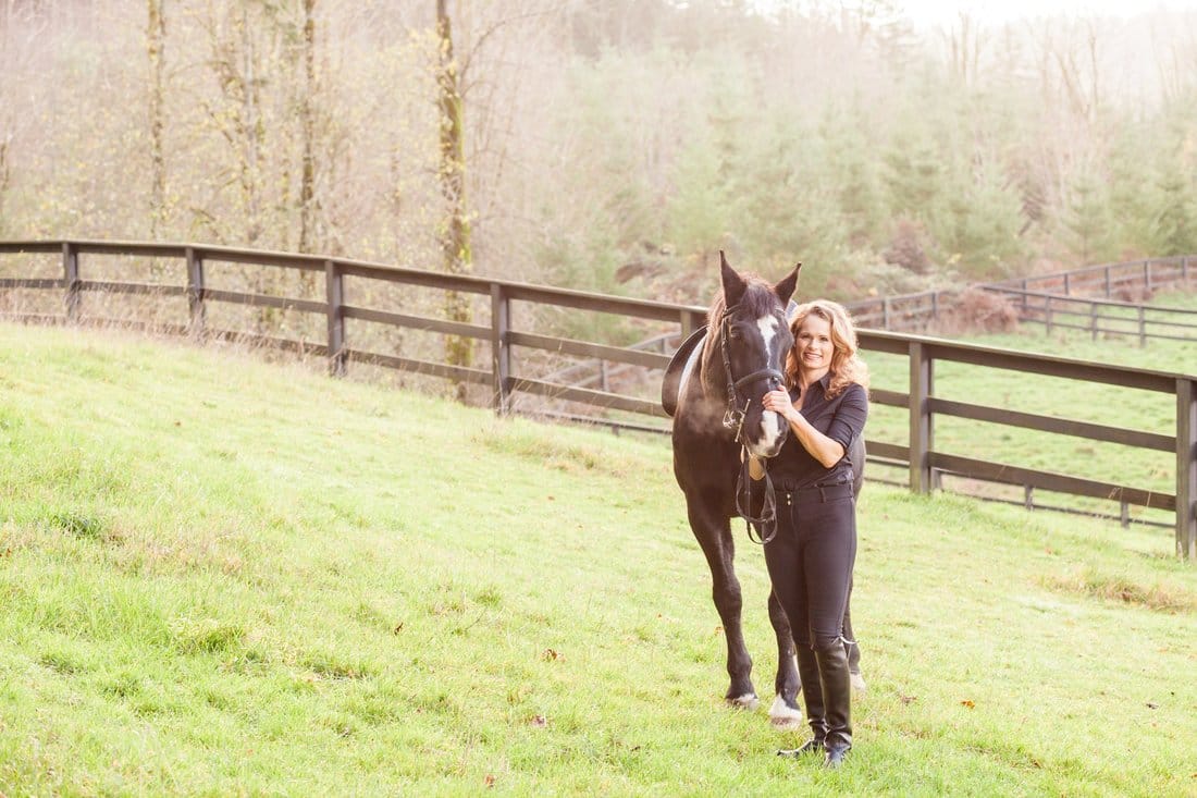 High Valley Stables Equine Horse Portrait Session in Newberg | Country field | Hillsboro Horse Equine Photographer