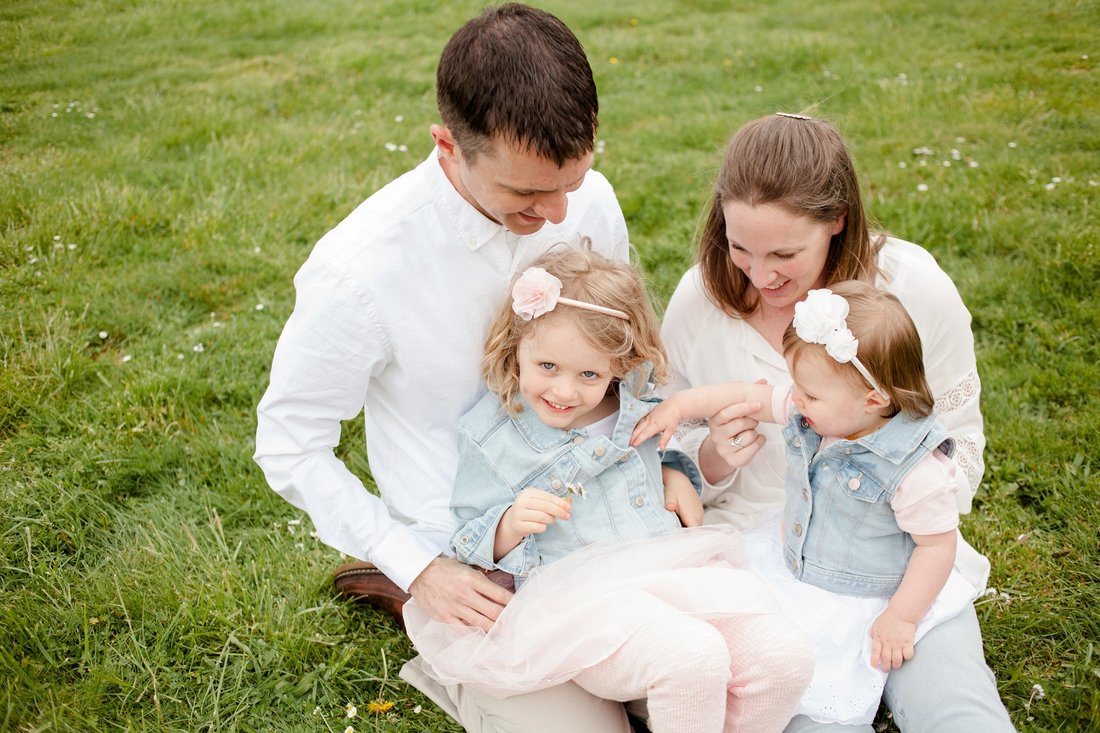 Champoeg State Park Barn Family photo session | Newberg Family Photographer