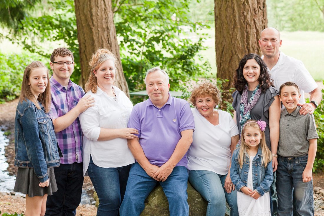 Rood Bridge Park extended family portrait session in Hillsboro, Oregon | Hillsboro family photographer