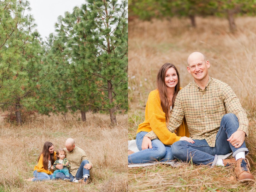 Family photos in a field | Newberg and Hillsboro family photographer