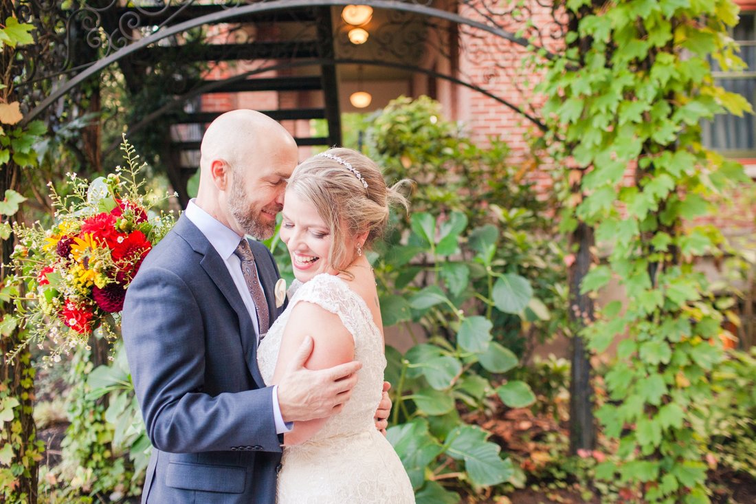 Fall wedding at Children's Cottage at McMenamin's Grand Lodge in Forest Grove | Hillsboro Wedding Photographer