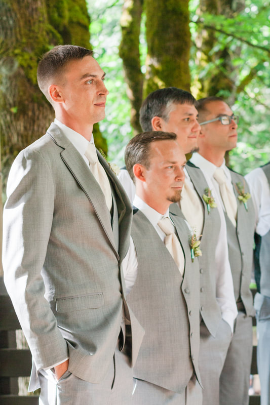 Horning's Hideout Wedding at Stage Area in North Plains, Oregon | Newberg and Hillsboro Wedding Photographer