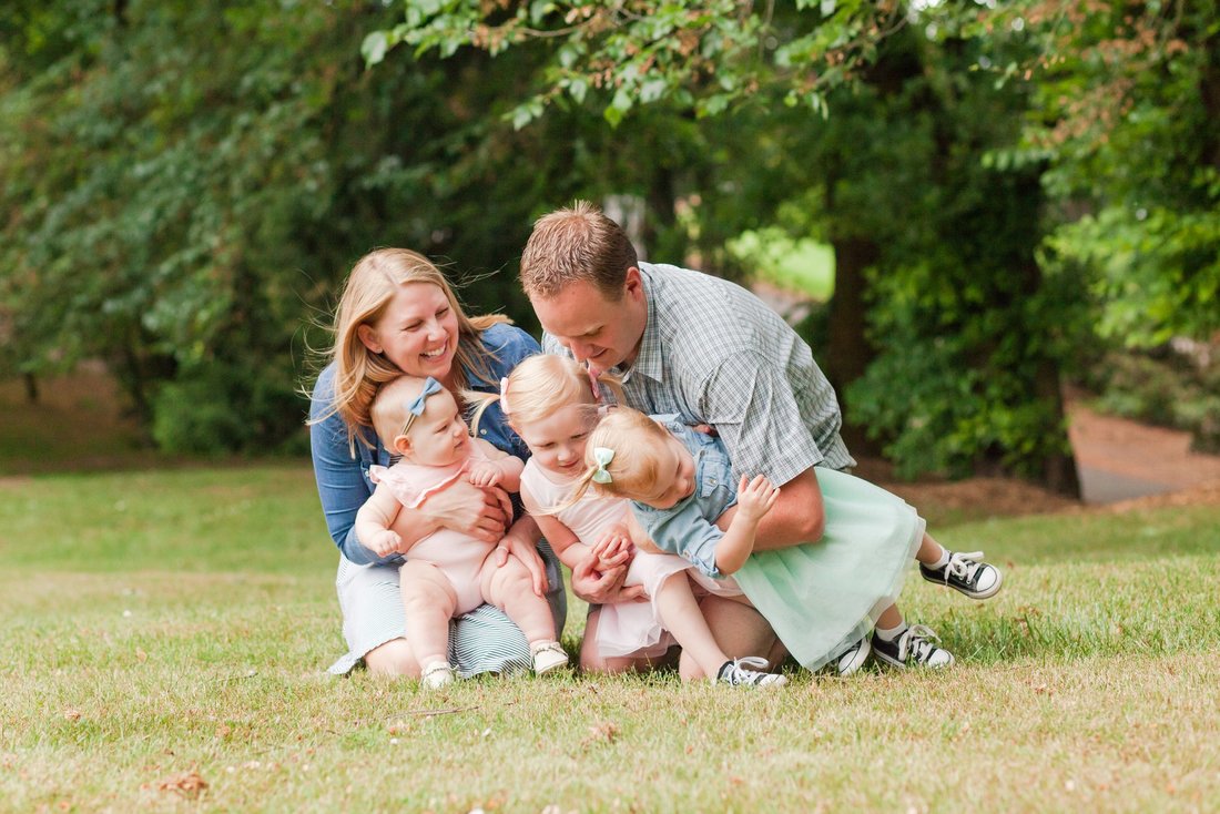 Family photo session in Beaverton at Jenkins Estate | Hillsboro Family Photgrapher