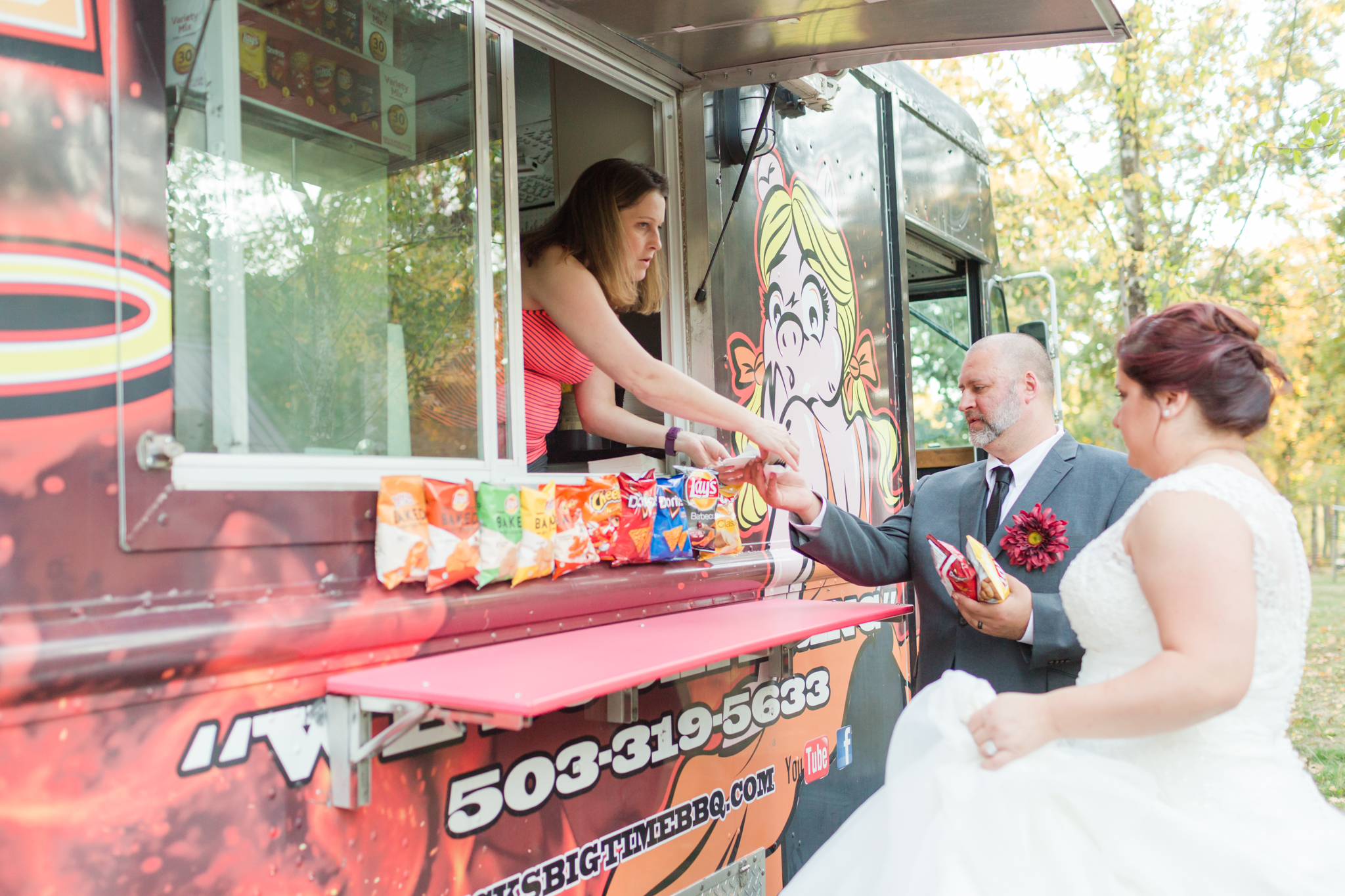 Slick's Big Time BBQ Wilsonville Food Truck at Wedding | Hillsboro Wedding Photographer