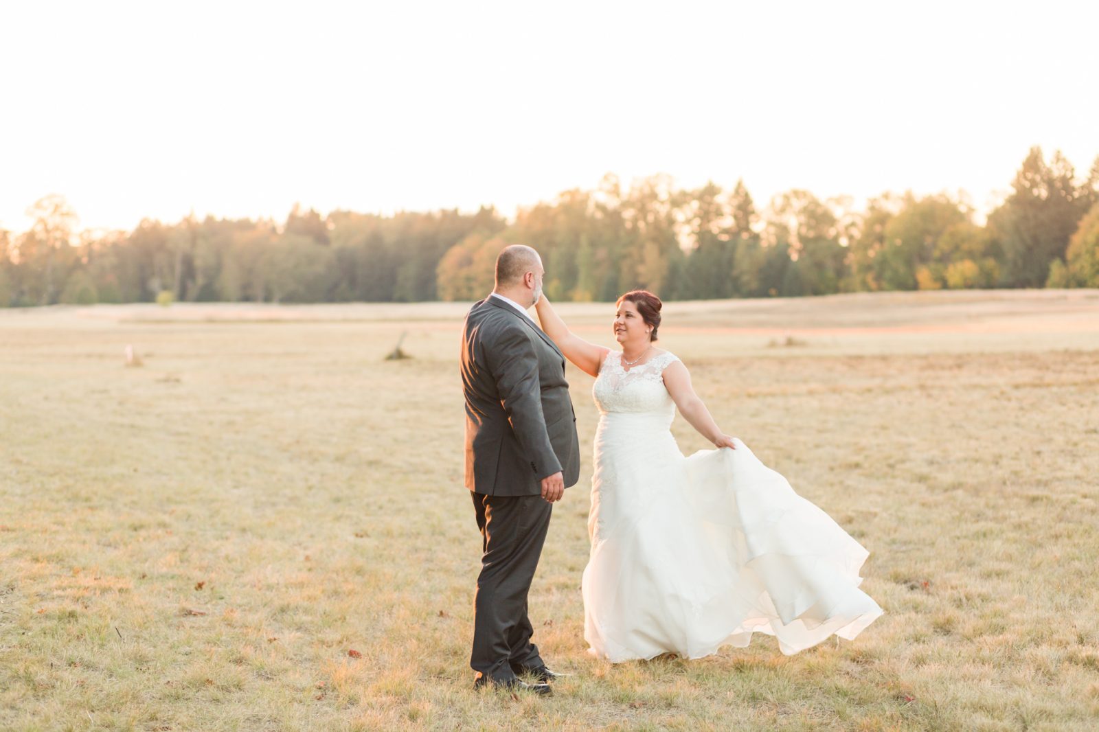 Champoeg State Park Wedding field in Newberg, Oregon | Hillsboro wedding photographer