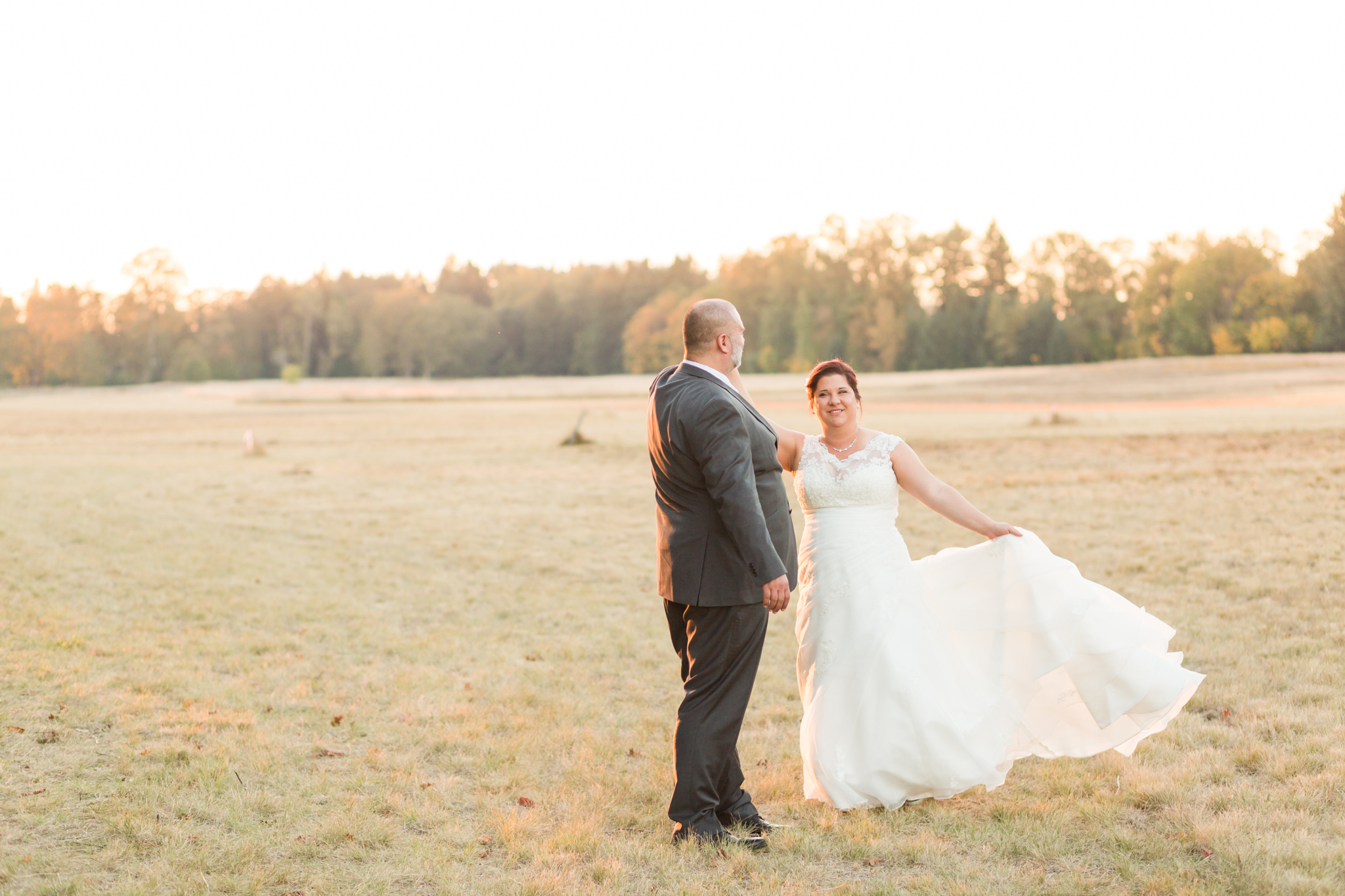 Champoeg State Park Wedding field in Newberg, Oregon | Hillsboro wedding photographer