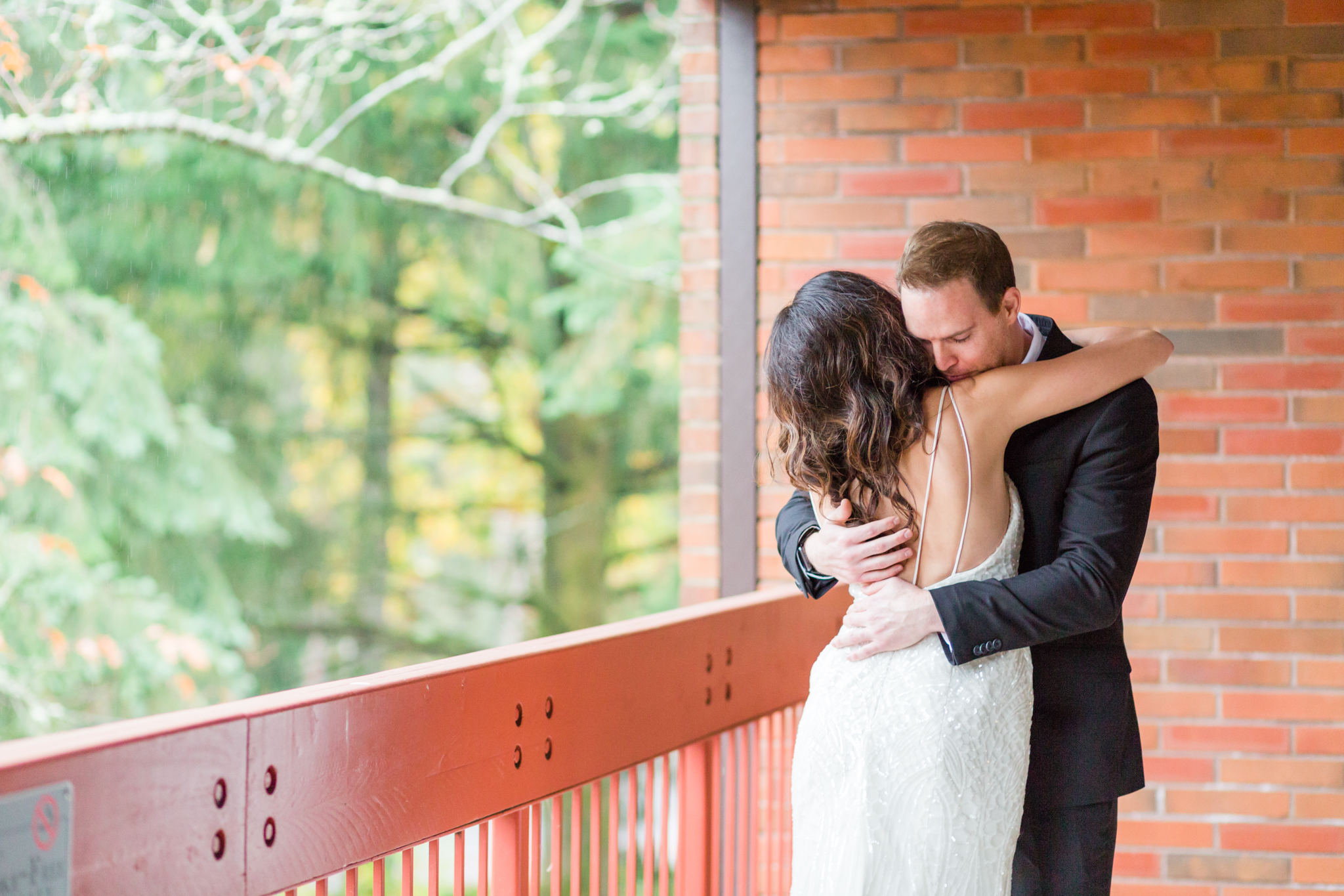 Lake Oswego wedding at Mountain Park Clubhouse Hawthorne Room  | Hillsboro Wedding Photographer