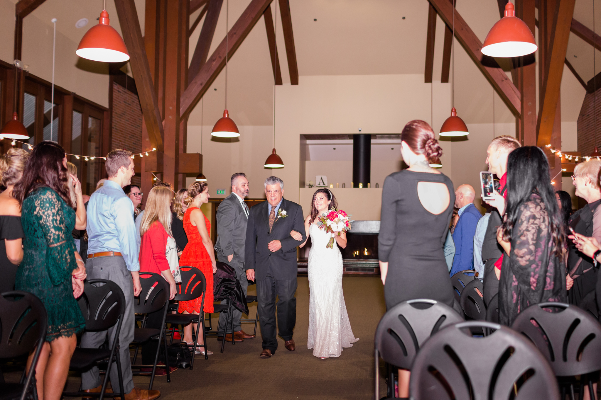 Lake Oswego wedding at Mountain Park Clubhouse Hawthorne Room  | Hillsboro Wedding Photographer
