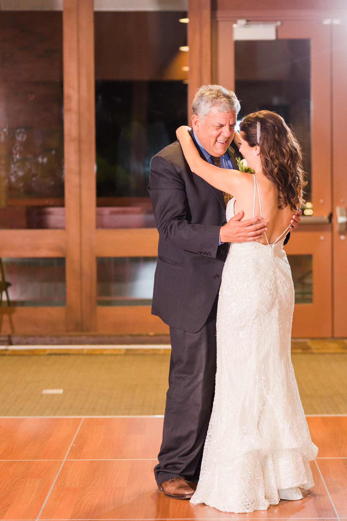 Lake Oswego wedding at Mountain Park Clubhouse Hawthorne Room  | Hillsboro Wedding Photographer