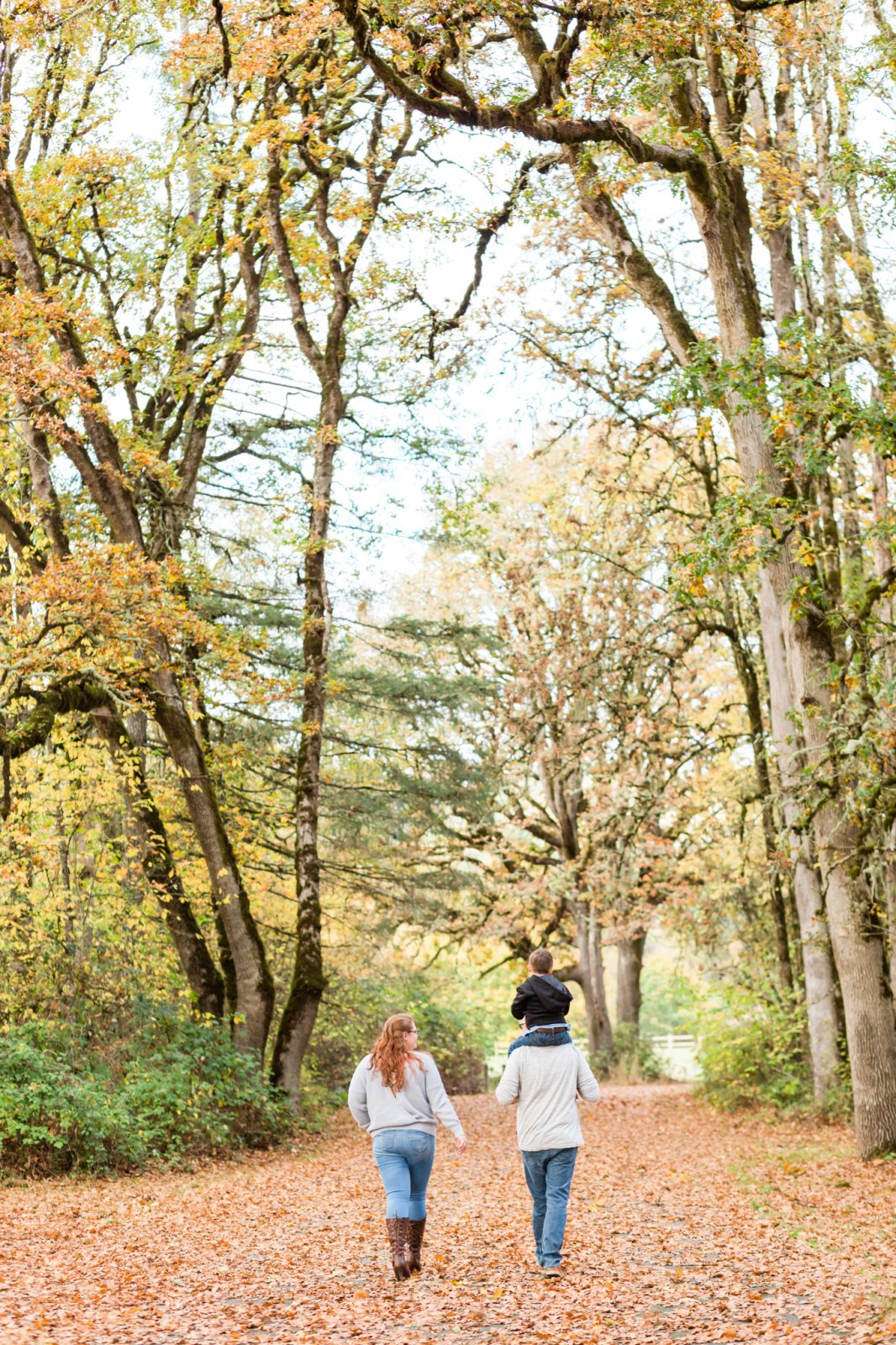 fall family pictures at champoeg state park in newberg, oregon