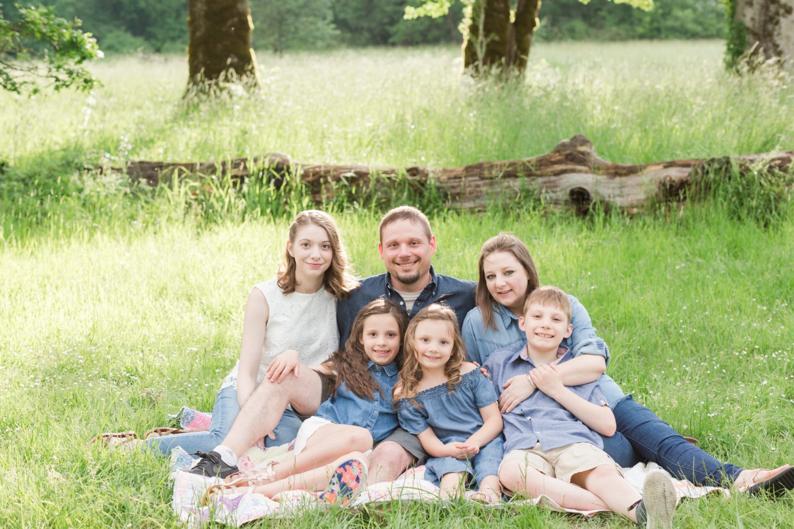 hillsboro family photographer session in newberg oregon at champoeg state park oak grove