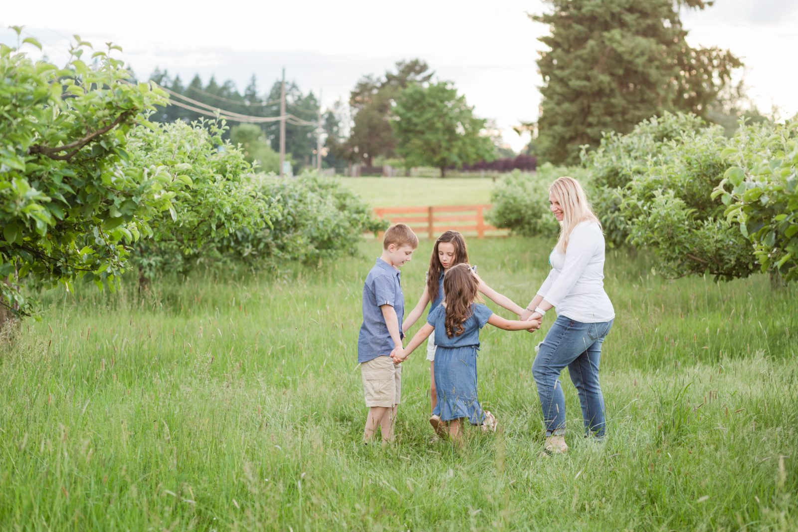 kids in a field at hillsboro oregon family photo session