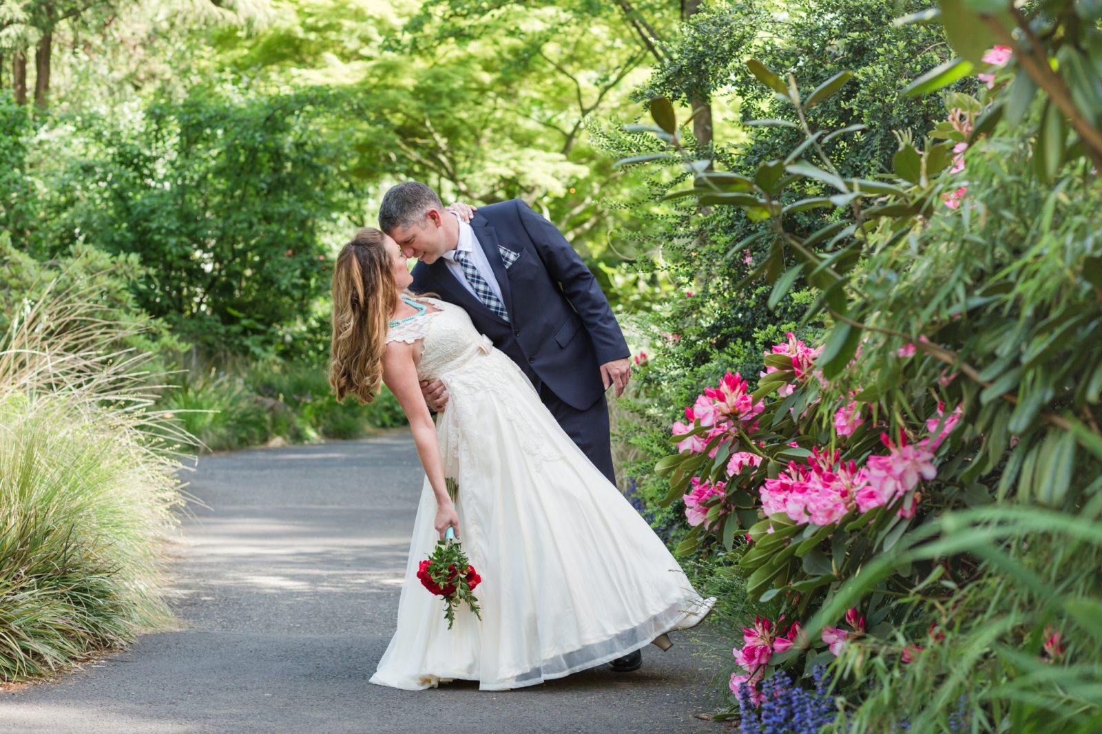 McMenamins Cornelius Pass Roadhouse Octagonal Barn Wedding Hillsboro Wedding Photographer