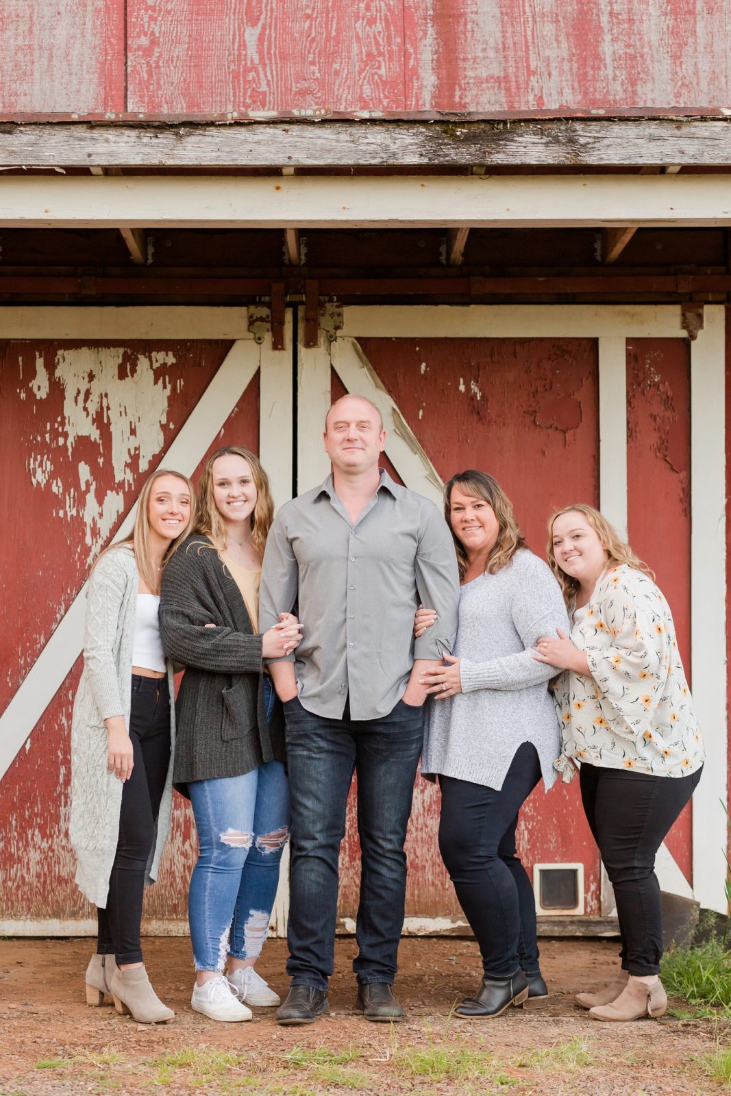 Salem Family Photographer - Barn Session for McMinnville Family