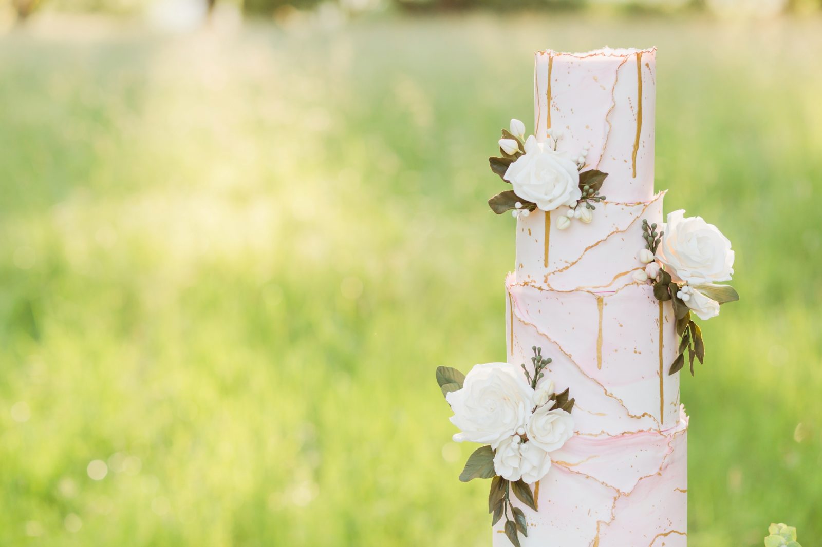 sewell sweets wedding cake in newberg, oregon