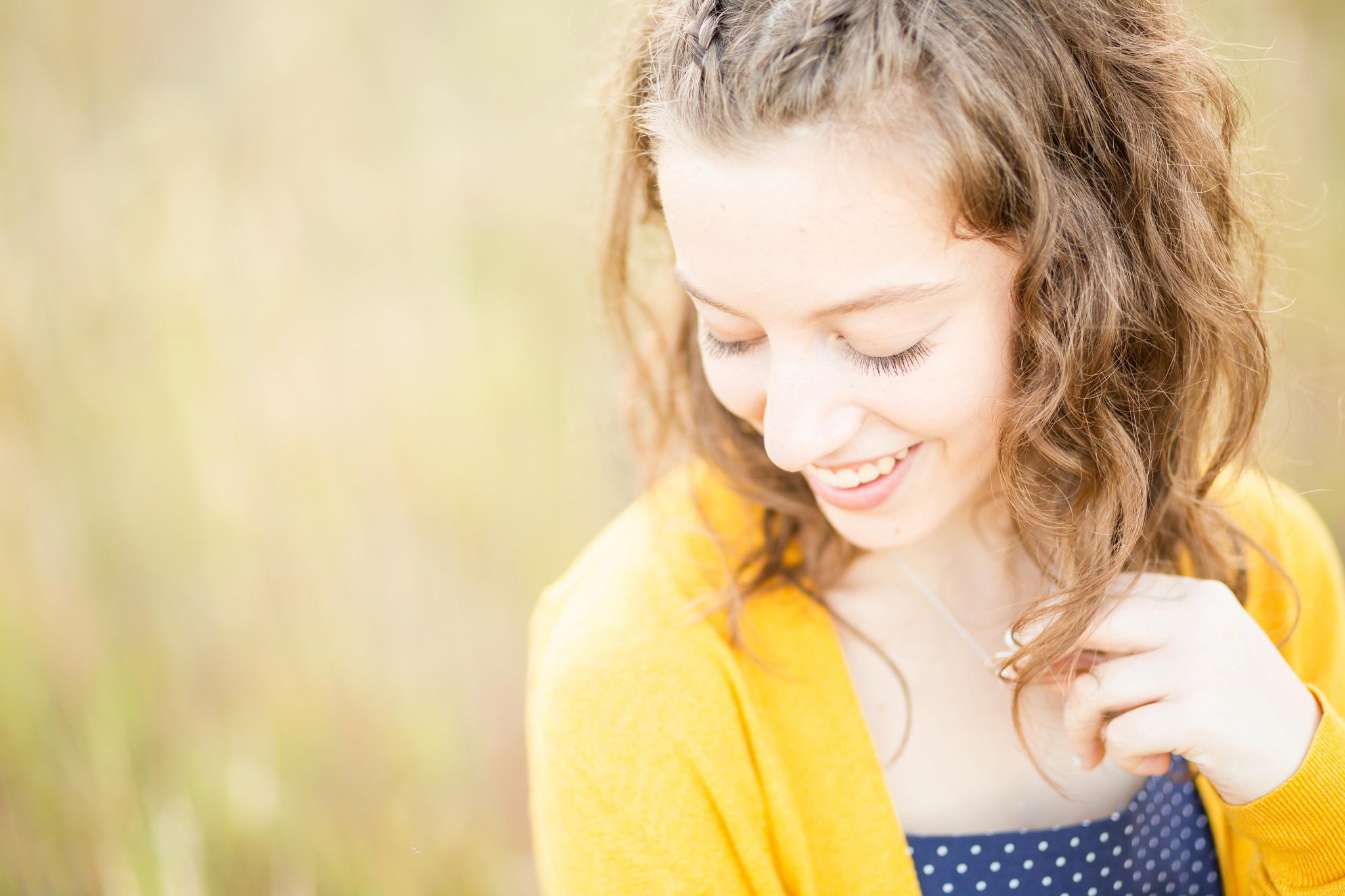 high school senior photos in a field near newberg, oregon