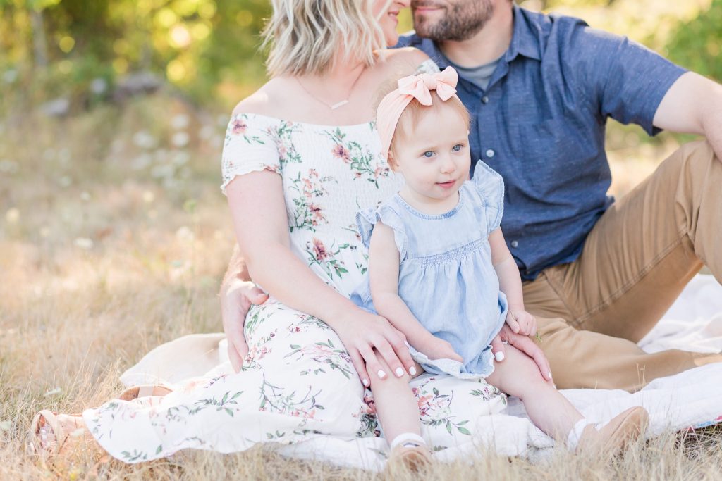 light and airy family photography in hillsboro, oregon