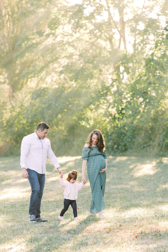 family maternity photos with a toddler